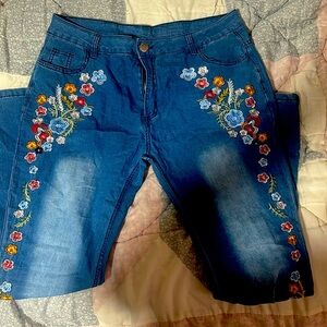 Women’s xl embroidered jeans